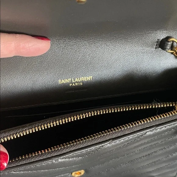 Saint Laurent
Cassandre Envelope Chain Wallet in Lambskin - Picture 9 of 12